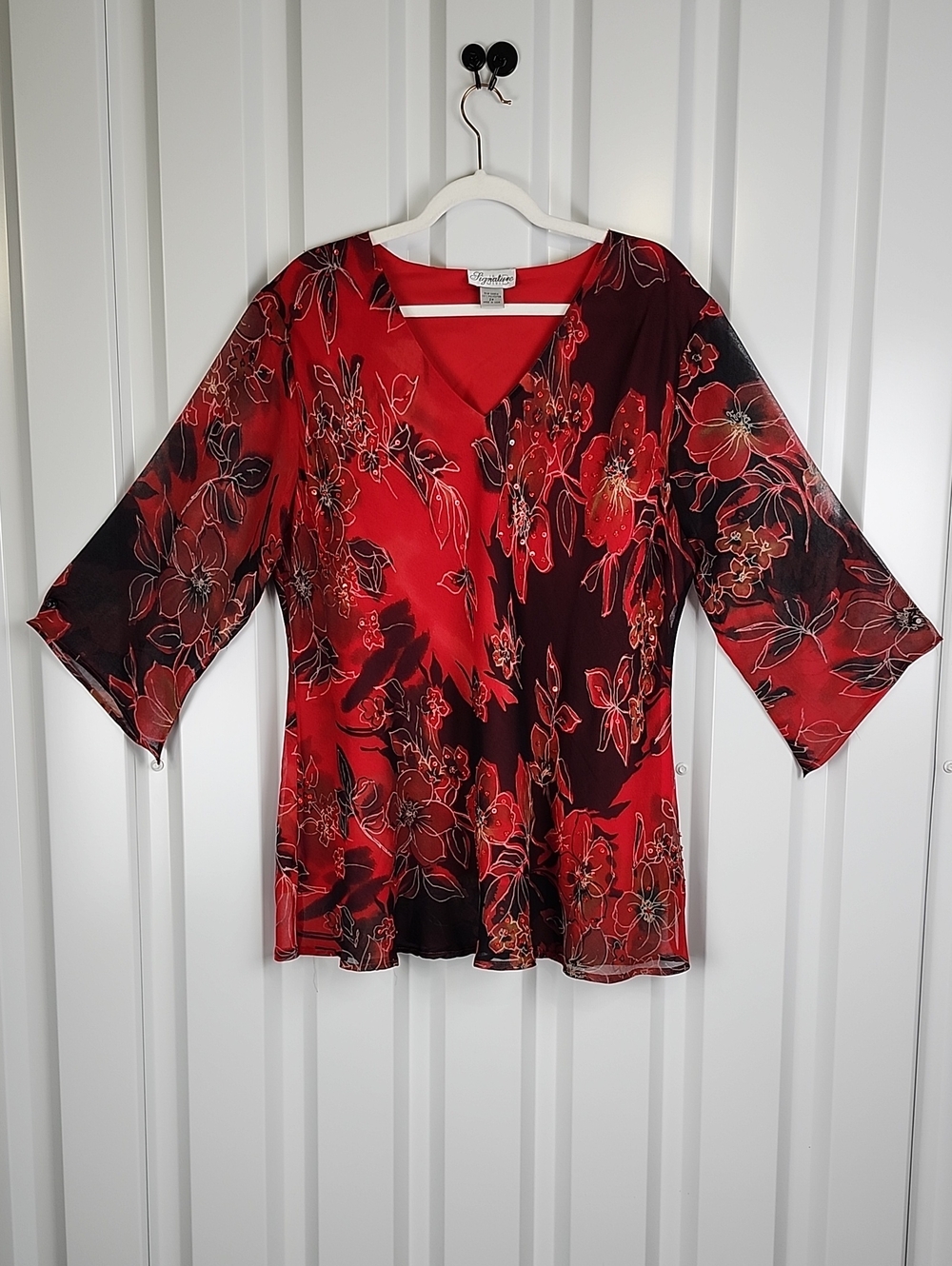 JMB Signature Vintage Women's Red & Black Floral V-Neck Blouse Size 2X Sequins
